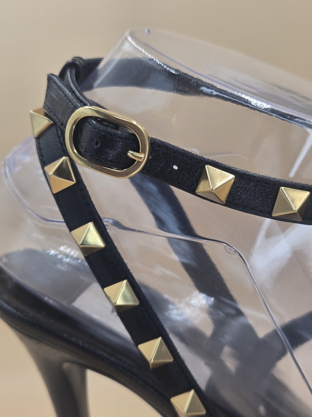Valentino Garavani Rockstud Cutout Black Leather T-Strap Stilettos Size 6.5 - Picture 7 of 16
